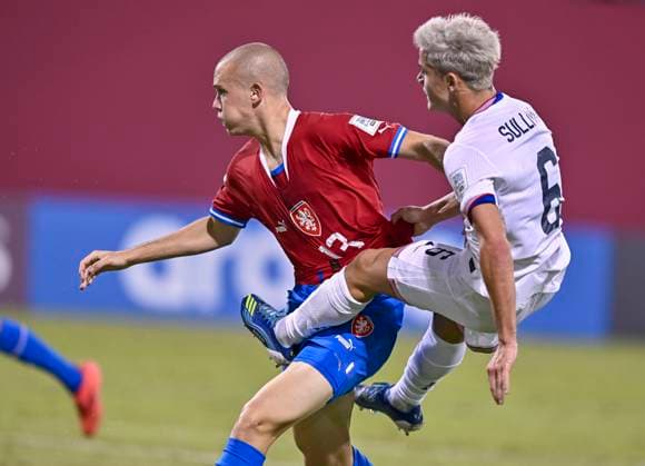 Czechia v USA : Group I - FIFA U-17 World Cup Qatar 2025 Cavan Sullivan of the United States and Sebastian Pech Of Czechia in action during the FIFA U-17 World Cup Qatar 2025 Group I match between Czechia v USA in Doha, Qatar, on November 11, 2025. DOHA Qatar Copyright: xNOUSHADxTHEKKAYILx