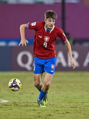 Czechia v USA : Group I - FIFA U-17 World Cup Qatar 2025 V’t Skrkon Of Czechia in action during the FIFA U-17 World Cup Qatar 2025 Group I match between Czechia v USA in Doha, Qatar, on November 11, 2025. DOHA Qatar Copyright: xNOUSHADxTHEKKAYILx