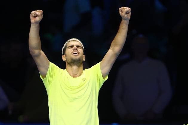 Carlos Alcaraz vs Taylor Fritz Carlos Alcaraz of Spain celebrates at the end of the Round Robin singles match between Carlos Alcaraz of Spain and Taylor Fritz of Usa on Day three of the Nitto ATP, Tennis Herren World Tour Finals. Torino Inalpi Arena Italy Copyright: xMarcoxCanonierox