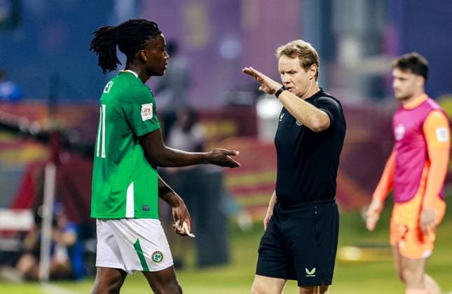 2025 FIFA Under 17 World Cup Group J, Aspire Zone Pitch 5, Doha, Qatar 11 11 2025 Republic of Ireland vs Paraguay Ireland™s Jaden Umeh and head coach Colin O Brien after the game Jaden Umeh and head coach Colin O Brien after the game 11 11 2025  Copyright: x INPHOx 2886