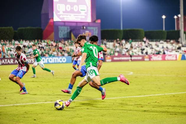 2025 FIFA Under 17 World Cup Group J, Aspire Zone Pitch 5, Doha, Qatar 11 11 2025 Republic of Ireland vs Paraguay Ireland™s Ramon Martos in action Ramon Martos in action 11 11 2025  Copyright: x INPHOx 6243
