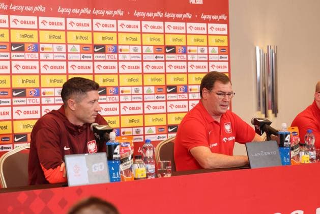 POLAND AND CZECH REPUBLIC OUT !!! Warszawa 11.11.2025 Konferencja prasowa reprezentacji Polski Polish football national team, Nationalteam press conference, PK, Pressekonferenz Robert Lewandowski. Trener Jan Urban Fot. Marcin Solarz FotoPyk NEWSPIX.PL --- newspix.pl 