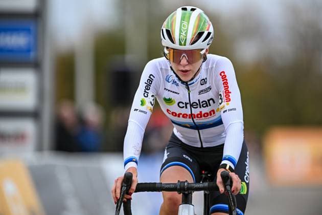 Dutch Inge van der Heijden crosses the finish line at the women s elite race at the Jaarmarktcross cyclocross cycling event in Niel, race 3 8 of the Superprestige competition, on Tuesday 11 November 2025. DAVIDxPINTENS  x140919713x