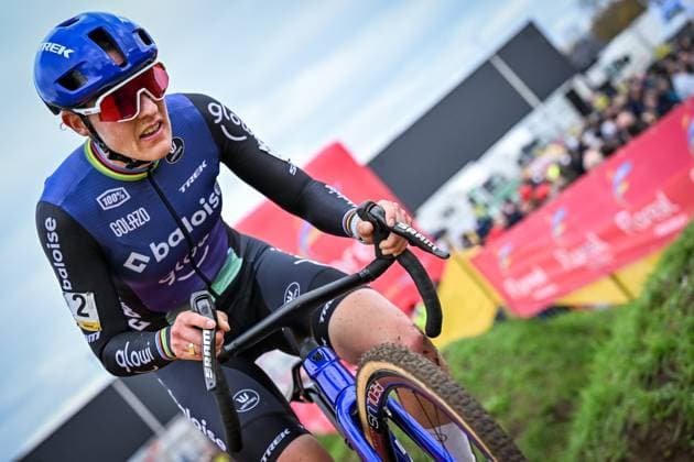 Dutch Lucinda Brand pictured in action during the women s elite race at the Jaarmarktcross cyclocross cycling event in Niel, race 3 8 of the Superprestige competition, on Tuesday 11 November 2025. DAVIDxPINTENS  x140920254x