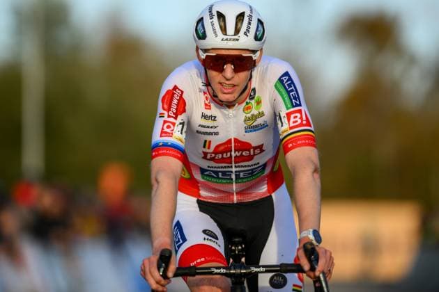Belgian Michael Vanthourenhout crosses the finish line at the men s elite race at the Jaarmarktcross cyclocross cycling event in Niel, race 3 8 of the Superprestige competition, on Tuesday 11 November 2025. DAVIDxPINTENS  x140921678x