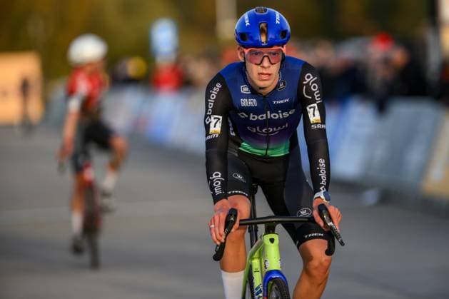 Dutch Pim Ronhaar celebrates as he crosses the finish line to win the men s elite race at the Jaarmarktcross cyclocross cycling event in Niel, race 3 8 of the Superprestige competition, on Tuesday 11 November 2025. DAVIDxPINTENS  x140921960x