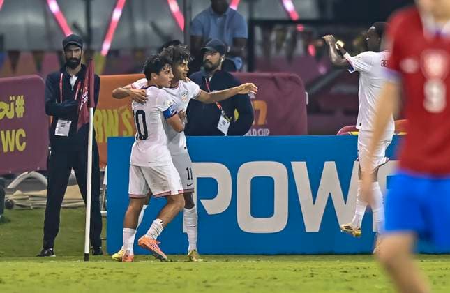 Czechia v USA : Group I - FIFA U-17 World Cup Qatar 2025 Mathis Albert of the United States celebrates after scoring a goal during the FIFA U-17 World Cup Qatar 2025 Group I match between Czechia v USA in Doha, Qatar, on November 11, 2025. DOHA Qatar Copyright: xNOUSHADxTHEKKAYILx