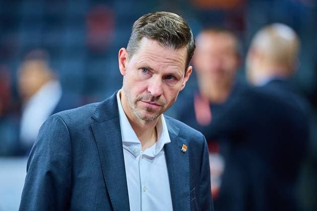 Portrait, Portraet, Freisteller von Thorsten Leibenath ratiopharm ulm, Sportdirektor , nachdenklich GER, ratiopharm ulm vs Cosea JL Bourg en Bresse, Basketball, 7 Spieltag, BKT EuroCup, Spielzeit 2025 2026, 11 11 2025 GER, ratiopharm ulm vs Cosea JL Bourg en Bresse, Basketball, 7 Spieltag, BKT EuroCup, Spielzeit 2025 2026, 11 11 2025 Neu Ulm Copyright: xEibner-Pressefoto GeraldxOelze-dexStoppanyx EP_ODS