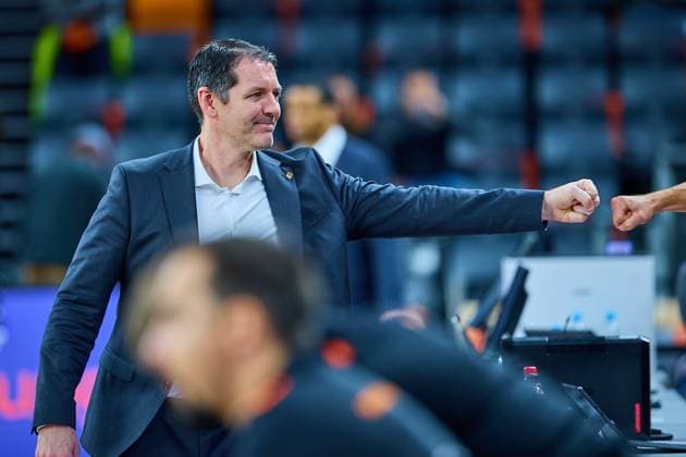 Portrait, Portraet, Freisteller von Ty Harrelson ratiopharm ulm, Head Coach , enttaeuscht, Enttäuschung, Enttaeuschtung, tense, in a good mood before the start of the game GER, ratiopharm ulm vs Cosea JL Bourg en Bresse, Basketball, Matchday 7, BKT EuroCup, Season 2025 2026, 11 11 2025 GER, ratiopharm ulm vs Cosea JL Bourg en Bresse, Basketball, Matchday 7, BKT EuroCup, Season 2025 2026, 11 11 2025 Neu Ulm Copyright: xEibner-Pressefoto GeraldxOelze-dexStoppanyx EP_ODS