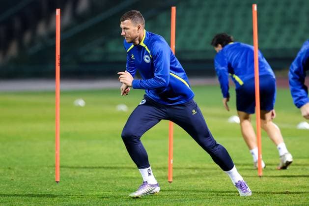 Bosnia and Herzegovina training session: FIFA World Cup, WM, Weltmeisterschaft, Fussball 2026 Qualifiers Edin Dzeko of Bosnia and Herzegovina during the training session at Kosevo Stadium in Sarajevo, Bosnia and Herzegovina, on November 11, 2025.  ArminxDurgut PIXSELL