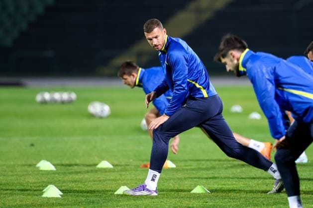 Bosnia and Herzegovina training session: FIFA World Cup, WM, Weltmeisterschaft, Fussball 2026 Qualifiers Edin Dzeko of Bosnia and Herzegovina during the training session at Kosevo Stadium in Sarajevo, Bosnia and Herzegovina, on November 11, 2025.  ArminxDurgut PIXSELL