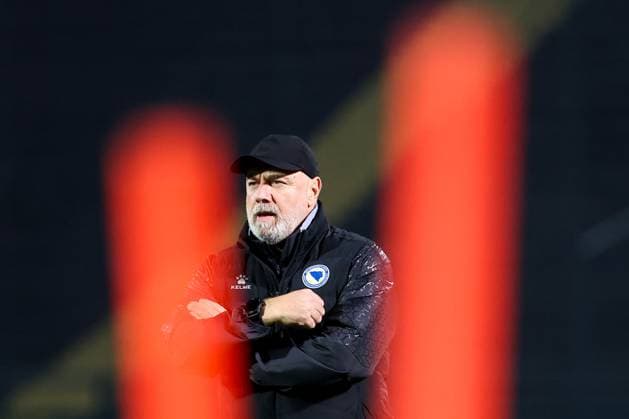 Bosnia and Herzegovina training session: FIFA World Cup, WM, Weltmeisterschaft, Fussball 2026 Qualifiers Head Coach of Bosnia and Herzegovina Sergej Barbarez during the training session at Kosevo Stadium in Sarajevo, Bosnia and Herzegovina, on November 11, 2025.  ArminxDurgut PIXSELL