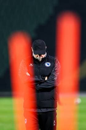 Bosnia and Herzegovina training session: FIFA World Cup, WM, Weltmeisterschaft, Fussball 2026 Qualifiers Head Coach of Bosnia and Herzegovina Sergej Barbarez during the training session at Kosevo Stadium in Sarajevo, Bosnia and Herzegovina, on November 11, 2025.  ArminxDurgut PIXSELL