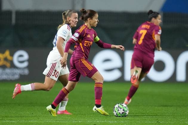 AS Roma s Manuela Giugliano during the Uefa Women™s Champions League soccer match between Roma and Valerenga Football at the Rome s Tre Fontane stadium, Italy - Tuesday November 11, 2025 - Soccer ( Photo by Alfredo Falcone LaPresse )  Copyright: xAlfredoxFalcone LaPressex