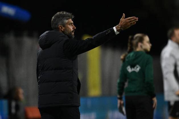 Luca Rossettini coach of A.S. Roma Femminile participates in the Women s Champions League Matchday 3 between A.S. Roma and Valerenga Fotball Damer at the Tre Fontane Stadium on November 11, 2025 in Rome, Italy.  Copyright: xDomenicoxCippitelli IPAxSportx xipa-agency.netx xx IPA_67835663 IPA_Agency_IPA67835663