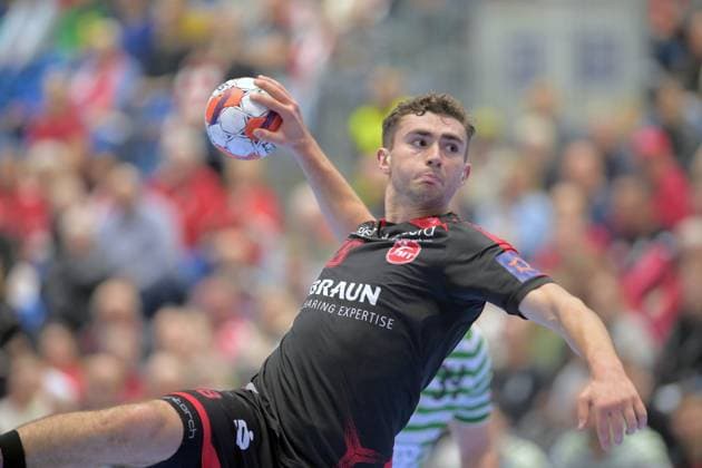 Florian Drosten MT Melsungen 18 on throw , GER, MT Melsungen Ferencvarosi Torna Club Green Collect Budapest HUN l, Handball, EHF European League Maenner, Group Matches, Season 2025 2026, 11 11 2025, GER, MT Melsungen FTC Green Collect, Handball, EHF Maenner, Group Matches, Season 2025 2026, 11 11 2025 Kassel Copyright: xEibner-Pressefotox xRolandxSippex EP_RSL