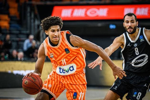 Meissa Faye (ratiopharm ulm) und Antony Labanca (Cosea JL Bourg-en-Bresse) im Zweikampf waehrend des EuroCup spiels zwischen ratiopharm ulm v Cosea JL Bourg-en-Bresse in der ratiopharm Arena am 11. November 2025 in Neu-Ulm, Deutschland. (Foto von Harry Langer DeFodi Images) +++ Meissa Faye (ratiopharm ulm) und Antony Labanca (Cosea JL Bourg-en-Bresse) battle for the ball during the EuroCup match between ratiopharm ulm v Cosea JL Bourg-en-Bresse at ratiopharm Arena on November 11, 2025 in Neu-Ulm, Germany. (Photo by Harry Langer DeFodi Images) (Photo by Harry Langer DeFodi Images) Meissa Faye ratiopharm ulm and Antony Labanca Cosea JL Bourg en Bresse battle for the ball during the EuroCup match between ratiopharm ulm v Cosea JL Bourg en Bresse at ratiopharm Arena on November 11, 2025 in Neu Ulm, Germany, Germany Photo by Harry Langer DeFodi Images Meissa Faye ratiopharm ulm and Antony Labanca Cosea JL Bourg en Bresse battle for the ball during the EuroCup match between ratiopharm ulm v Cosea JL Bourg en Bresse at ratiopharm Arena on November 11, 2025 in Neu Ulm, Germany Photo by Harry Langer DeFodi Images Photo by Harry Langer DeFodi Images
