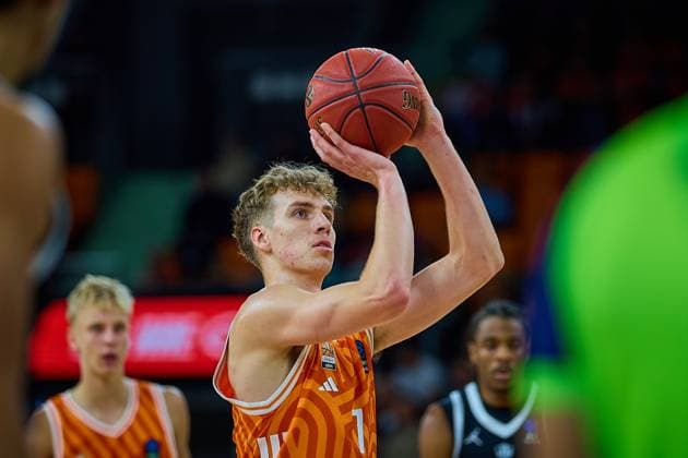 Free throw Tobias Jensen ratiopharm ulm, 07 GER, ratiopharm ulm vs Cosea JL Bourg en Bresse, Basketball, Matchday 7, BKT EuroCup, Season 2025 2026, 11 11 2025 GER, ratiopharm ulm vs Cosea JL Bourg en Bresse, Basketball, Matchday 7, BKT EuroCup, Season 2025 2026, 11 11 2025 New Ulm Copyright: xEibner-Pressefoto GeraldxOelze-dexStoppanyx EP_ODS