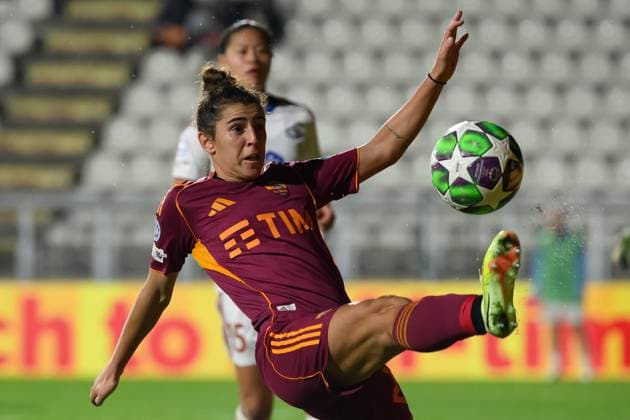 Valentina Bergamaschi of AS Roma in action during the UEFA Women s Champions League 2025 2026 league phase football match between AS Roma and Valerenga at Tre Fontane stadium in Rome (Italy), November 11, 2025. AndreaxStaccioli