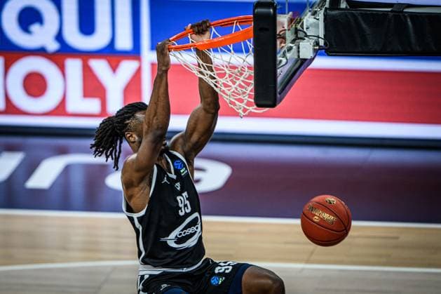 Adam Mokoka (Cosea JL Bourg-en-Bresse) in Aktion, am Ball, Einzelaktion waehrend des EuroCup spiels zwischen ratiopharm ulm v Cosea JL Bourg-en-Bresse in der ratiopharm Arena am 11. November 2025 in Neu-Ulm, Deutschland. (Foto von Harry Langer DeFodi Images) +++ Adam Mokoka (Cosea JL Bourg-en-Bresse) controls the Ball during the EuroCup match between ratiopharm ulm v Cosea JL Bourg-en-Bresse at ratiopharm Arena on November 11, 2025 in Neu-Ulm, Germany. (Photo by Harry Langer DeFodi Images) (Photo by Harry Langer DeFodi Images) Adam Mokoka Cosea JL Bourg en Bresse in action, on the ball, individual action during the EuroCup match between ratiopharm ulm v Cosea JL Bourg en Bresse at ratiopharm Arena on November 11, 2025 in Neu Ulm, Germany, Germany Photo by Harry Langer DeFodi Images Adam Mokoka Cosea JL Bourg en Bresse controls the Ball during the EuroCup match between ratiopharm ulm v Cosea JL Bourg en Bresse at ratiopharm Arena on November 11, 2025 in Neu Ulm, Germany Photo by Harry Langer DeFodi Images Photo by Harry Langer DeFodi Images