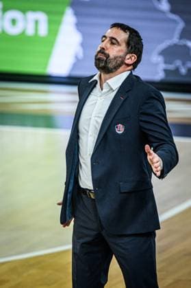 Frederic Fauthoux (Cosea JL Bourg-en-Bresse) gestikuliert, gestik waehrend des EuroCup spiels zwischen ratiopharm ulm v Cosea JL Bourg-en-Bresse in der ratiopharm Arena am 11. November 2025 in Neu-Ulm, Deutschland. (Foto von Harry Langer DeFodi Images) +++ Frederic Fauthoux (Cosea JL Bourg-en-Bresse) gestures during the EuroCup match between ratiopharm ulm v Cosea JL Bourg-en-Bresse at ratiopharm Arena on November 11, 2025 in Neu-Ulm, Germany. (Photo by Harry Langer DeFodi Images) (Photo by Harry Langer DeFodi Images) Frederic Fauthoux Cosea JL Bourg en Bresse gestures during the EuroCup match between ratiopharm ulm v Cosea JL Bourg en Bresse at ratiopharm Arena on November 11, 2025 in Neu Ulm, Germany, Germany Photo by Harry Langer DeFodi Images Frederic Fauthoux Cosea JL Bourg en Bresse gestures during the EuroCup match between ratiopharm ulm v Cosea JL Bourg en Bresse at ratiopharm Arena on November 11, 2025 in Neu Ulm, Germany Photo by Harry Langer DeFodi Images Photo by Harry Langer DeFodi Images