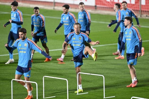 Spain National Football Team training session MADRID, SPAIN - NOVEMBER 11: Spain National Football Team player Marcos Llorente (C) attends the training session ahead of 2026 FIFA World Cup, WM, Weltmeisterschaft, Fussball European Qualifiers Group E football match against Georgia at the Spanish Football Federation s facilities at Las Rozas Soccer City of Madrid, Spain on November 11, 2025. Burak Akbulut Anadolu Madrid Spain. Editorial use only. Please get in touch for any other usage.  Copyright: x2025xAnadoluxBurakxAkbulutx