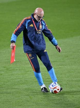 Spain National Football Team training session MADRID, SPAIN - NOVEMBER 11: Head coach Luis de la Fuente of Spain National Football Team leads the training session ahead of 2026 FIFA World Cup, WM, Weltmeisterschaft, Fussball European Qualifiers Group E football match against Georgia at the Spanish Football Federation s facilities at Las Rozas Soccer City of Madrid, Spain on November 11, 2025. Burak Akbulut Anadolu Madrid Spain. Editorial use only. Please get in touch for any other usage.  Copyright: x2025xAnadoluxBurakxAkbulutx