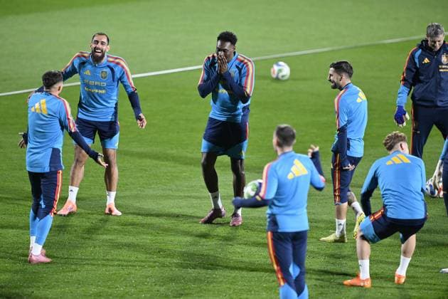 Spain National Football Team training session MADRID, SPAIN - NOVEMBER 11: Spain National Football Team players Samu Aghehowa (3rd L) and Borja Iglesias (2nd L) attend the training session ahead of 2026 FIFA World Cup, WM, Weltmeisterschaft, Fussball European Qualifiers Group E football match against Georgia at the Spanish Football Federation s facilities at Las Rozas Soccer City of Madrid, Spain on November 11, 2025. Burak Akbulut Anadolu Madrid Spain. Editorial use only. Please get in touch for any other usage.  Copyright: x2025xAnadoluxBurakxAkbulutx