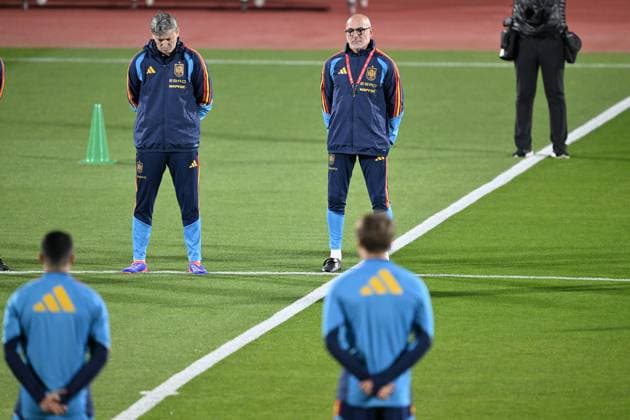 Spain National Football Team training session MADRID, SPAIN - NOVEMBER 11: Head coach Luis de la Fuente of Spain National Football Team leads the training session ahead of 2026 FIFA World Cup, WM, Weltmeisterschaft, Fussball European Qualifiers Group E football match against Georgia at the Spanish Football Federation s facilities at Las Rozas Soccer City of Madrid, Spain on November 11, 2025. Burak Akbulut Anadolu Madrid Spain. Editorial use only. Please get in touch for any other usage.  Copyright: x2025xAnadoluxBurakxAkbulutx