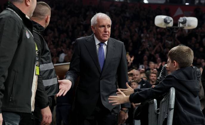 Partizan v Monaco, Euroleague, season 2025 2026, round 10 Belgrade, Serbia. 11th Nov, 2025. Head Coach of Partizan, Zeljko Obradovic during Euroleague basketball match between Partizan and AS Monaco on November 11. 2025. in Belgrade, Serbia. Belgrade Serbia Copyright: xPedjaxMilosavljevic STARSPORTx