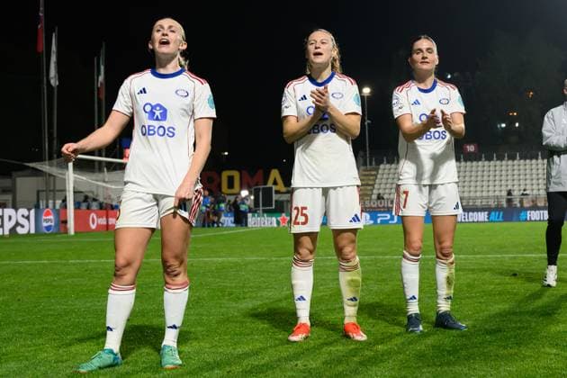 Valerenga players celebrate at the end of the UEFA Women s Champions League 2025 2026 league phase football match between AS Roma and Valerenga at Tre Fontane stadium in Rome (Italy), November 11, 2025. AndreaxStaccioli
