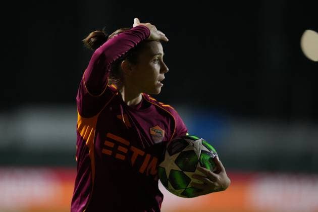 AS Roma s Manuela Giugliano during the Uefa Women™s Champions League soccer match between Roma and Valerenga Football at the Rome s Tre Fontane stadium, Italy - Tuesday November 11, 2025 - Soccer ( Photo by Alfredo Falcone LaPresse )  Copyright: xAlfredoxFalcone LaPressex