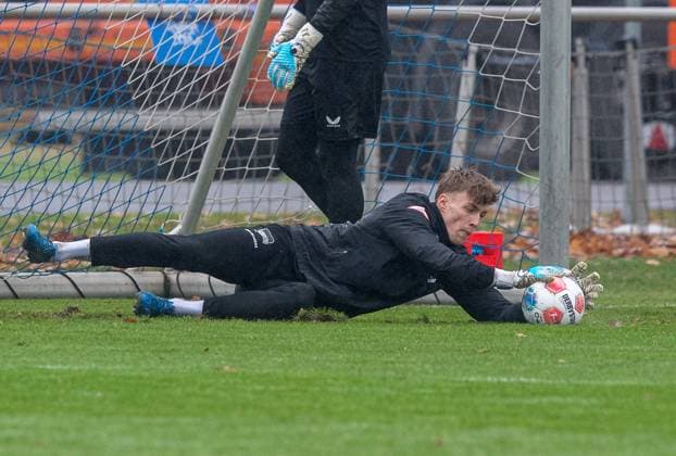 Soccer, Men, Season 2025 26, 2 Bundesliga, Hertha BSC, Training, Goalkeeper Tim Goller Hertha BSC , 11 11 2025, Copyright: xSebastianxRäppold MatthiasxKochx