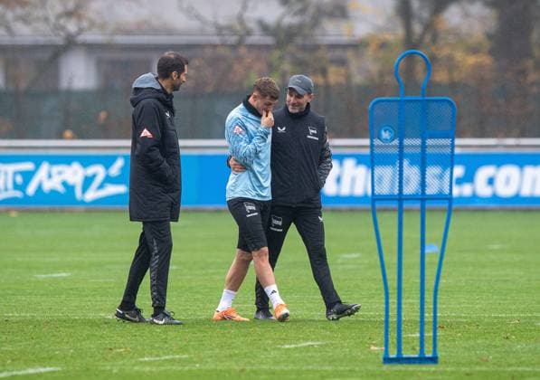Soccer, Men, Season 2025 26, 2 Bundesliga, Hertha BSC, Training, f l Co Coach Andre Mijatovic Hertha BSC , Michael Cuisance Hertha BSC , Coach Stefan Leitl Hertha BSC , 11 11 2025, Copyright: xSebastianxRäppold MatthiasxKochx