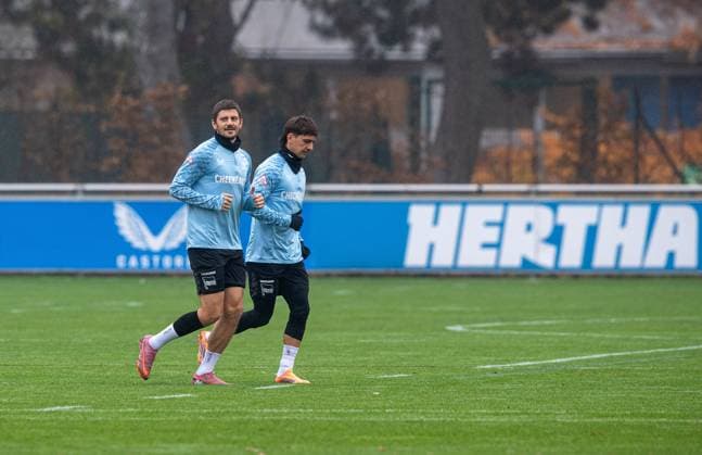 Soccer, Men, Season 2025 26, 2 Bundesliga, Hertha BSC, Training, v l Dawid Kownacki Hertha BSC , Michal Karbownik Hertha BSC , 11 11 2025, Copyright: xSebastianxRäppold MatthiasxKochx