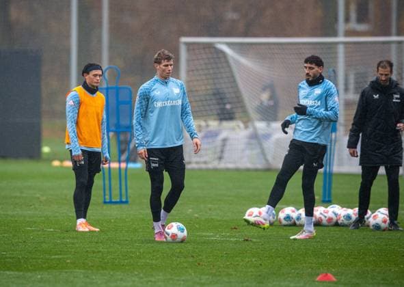 Soccer, Men, Season 2025 26, 2 Bundesliga, Hertha BSC, Training, f l Fabian Reese Hertha BSC , Luca Schuler Hertha BSC , Agustin Rogel Hertha BSC , Co Coach Andre Mijatovic Hertha BSC , 11 11 2025, Copyright: xSebastianxRäppold MatthiasxKochx