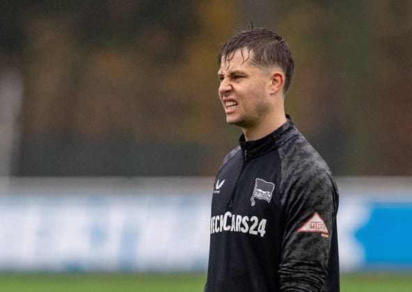 Soccer, Men, Season 2025 26, 2 Bundesliga, Hertha BSC, Training, Goalkeeper Tjark Ernst Hertha BSC , 11 11 2025, Copyright: xSebastianxRäppold MatthiasxKochx