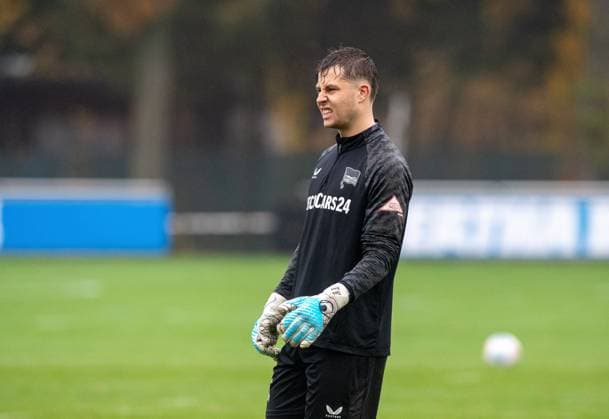 Soccer, Men, Season 2025 26, 2 Bundesliga, Hertha BSC, Training, Goalkeeper Tjark Ernst Hertha BSC , 11 11 2025, Copyright: xSebastianxRäppold MatthiasxKochx