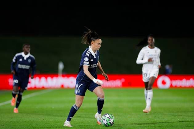 UEFA Women s Champions League - Real Madrid vs Paris FC MADRID, SPAIN -November 11:Maelle Garbino of Paris FC in action during the UEFA Women s Champions League match between Real Madrid and Paris FC at Alfredo Di Stefano stadium in Madrid.(Photo by Guillermo Martinez f22photo) Madrid Alfredo Di Stefano Stadium Spain Copyright: xGuillermoxMartinezx