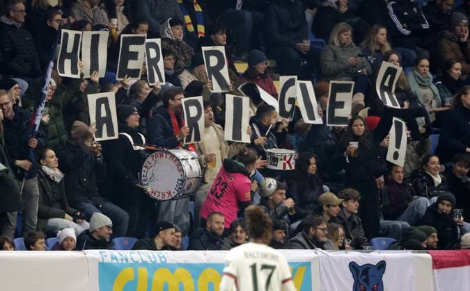 SOCCER - WCL, St.Poelten vs Chelsea SANKT POELTEN,AUSTRIA,11.NOV.25 - SOCCER - UEFA Women s Champions League, SKN Sankt Poelten vs Chelsea FC. Image shows fans of St.Poelten.  GEPAxpictures xWalterxLuger