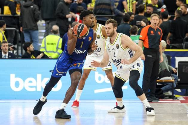 Jaylen Hoard Maccabi Rapyd Tel Aviv, 01 with ball with Nicolo Melli Fenerbahce Beko Istanbul, 04 , GER, Fenerbahce Beko Istanbul vs Maccabi Rapyd Tel Aviv, Basketball, Euroleague, Matchday 10, Season 2025 2026, 11 11 2025, GER, Fenerbahce Beko Istanbul vs Maccabi Rapyd Tel Aviv, Basketball, Euroleague, Matchday 10, Season 2025 2026, 11 11 2025 Muenchen Copyright: xEibner-Pressefoto JennixMaulx EP_JML