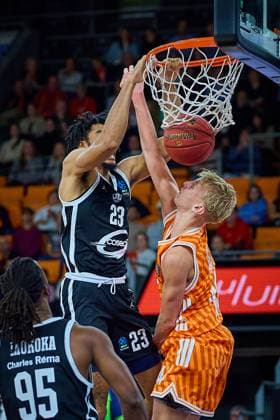 Dunk by Rickardo Lindo Cosea JL Bourg en Bresse, 23 against Teo Milicic ratiopharm ulm, 44 GER, ratiopharm ulm vs Cosea JL Bourg en Bresse, Basketball, Matchday 7, BKT EuroCup, Season 2025 2026, 11 11 2025 GER, ratiopharm ulm vs Cosea JL Bourg en Bresse, Basketball, Matchday 7, BKT EuroCup, Season 2025 2026, 11 11 2025 Neu Ulm Copyright: xEibner-Pressefoto GeraldxOelze-dexStoppanyx EP_ODS