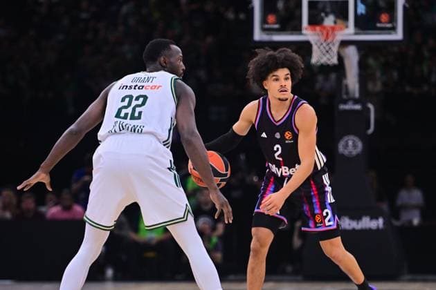 BASKET : Paris Basket vs Panathinaikos - Euroleague - 11 11 2025 Nadir Hifi ( 2 - Paris Basket ) and JERIAN GRANT ( 22 - Panathinaikos ) during the Euroleague match between Paris Basketball and Panathinaikos AKTOR Athens at Accor Arena on November 11, 2025 in Paris, France. ( Photo by federico pestellini PSNewz ) - ParisFrance  Copyright: xFedericoxPestellinix
