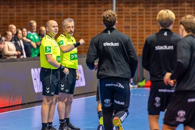 Miljan Vesovic Referee Novica Mitrovic Referee L R , TSV Hannover Burgdorf orange against IK Sävehof black 3 Matchday of Group Matches EHF European League 2025 2026 11 11 2025, Swiss Life Hall Hannover, GER , Copyright: xJanxGuentherx xTSVxHannover-Burgdorfx