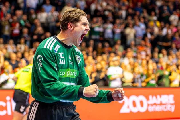 Joel Birlehm TSV Hannover Burgdorf, Nr 35 L R , TSV Hannover Burgdorf orange against IK Sävehof black 3 Matchday of Group Matches EHF European League 2025 2026 11 11 2025, Swiss Life Hall Hannover, GER , Copyright: xJanxGuentherx xTSVxHannover-Burgdorfx