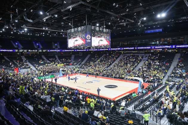 The court and the stands of the SAP Garden from above, GER, Fenerbahce Beko Istanbul vs Maccabi Rapyd Tel Aviv, Basketball, Euroleague, Matchday 10, Season 2025 2026, 11 11 2025, GER, Fenerbahce Beko Istanbul vs Maccabi Rapyd Tel Aviv, Basketball, Euroleague, Matchday 10, Season 2025 2026, 11 11 2025 Munich Copyright: xEibner-Pressefoto JennixMaulx EP_JML