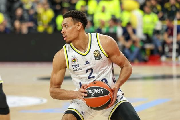 Wade Baldwin Fenerbahce Beko Istanbul, 02 with ball, GER, Fenerbahce Beko Istanbul vs Maccabi Rapyd Tel Aviv, Basketball, Euroleague, Matchday 10, Season 2025 2026, 11 11 2025, GER, Fenerbahce Beko Istanbul vs Maccabi Rapyd Tel Aviv, Basketball, Euroleague, Matchday 10, Season 2025 2026, 11 11 2025 Muenchen Copyright: xEibner-Pressefoto JennixMaulx EP_JML
