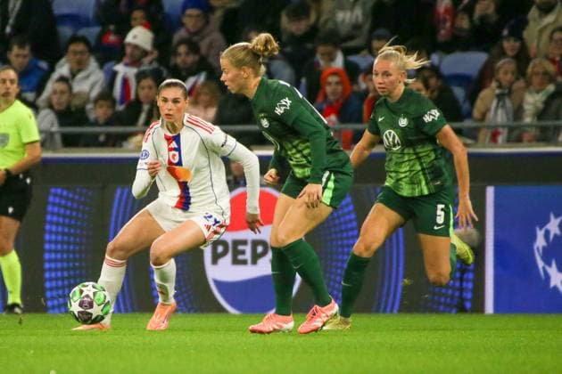 11 11 2025, xgrfx, Football UEFA WomenÂs Champions League, OL Lyonnes VfL Wolfsburg v l Jule Brand OL Lyonnes DFL DFB REGULATIONS PROHIBIT ANY USE OF PHOTOGRAPHS as IMAGE SEQUENCES and or QUASI VIDEO Lyon