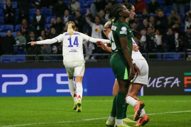 11 11 2025, xgrfx, Football UEFA WomenÂs Champions League, OL Lyonnes VfL Wolfsburg v l Tor, Ada Hegerberg OL Lyonnes DFL DFB REGULATIONS PROHIBIT ANY USE OF PHOTOGRAPHS as IMAGE SEQUENCES and or QUASI VIDEO Lyon