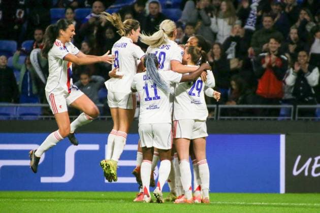 11 11 2025, xgrfx, Football UEFA WomenÂs Champions League, OL Lyonnes VfL Wolfsburg v l Tor, Ada Hegerberg OL Lyonnes DFL DFB REGULATIONS PROHIBIT ANY USE OF PHOTOGRAPHS as IMAGE SEQUENCES and or QUASI VIDEO Lyon